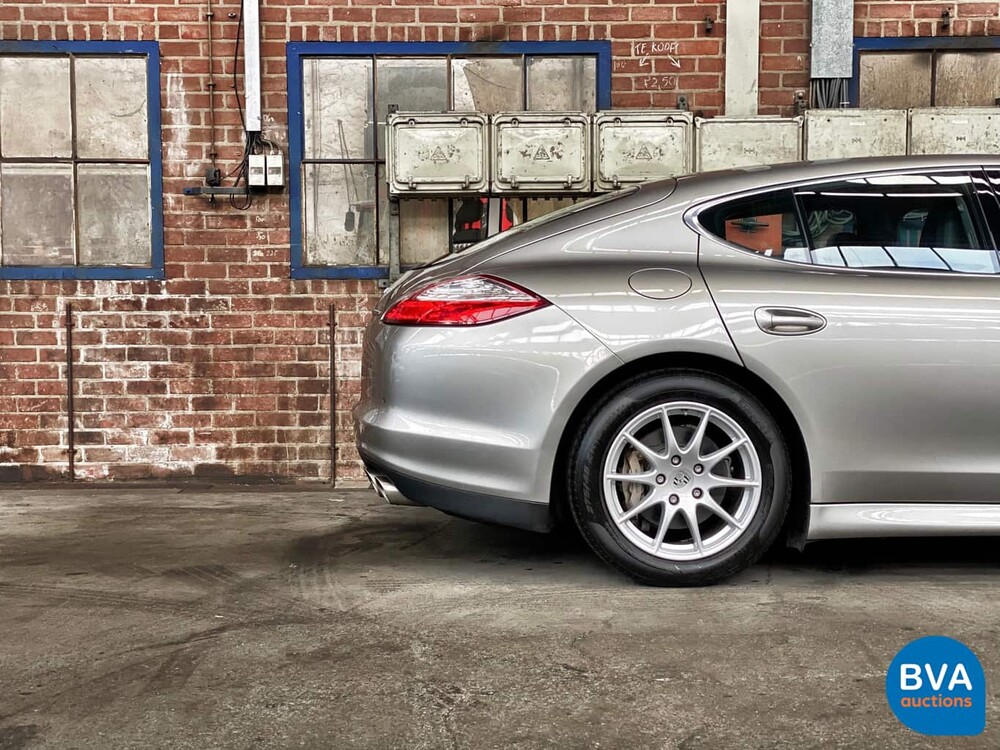 Porsche Panamera 4S 4.8 V8 400 hp 2011.