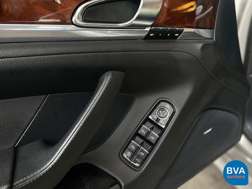 Porsche Panamera 4S 4.8 V8 400 hp 2011.