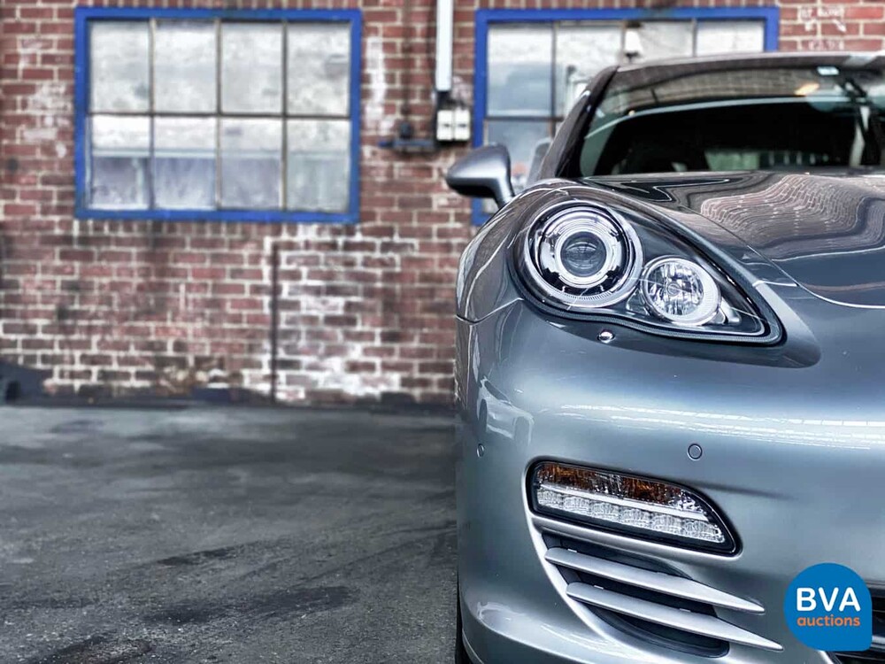 Porsche Panamera 4S 4.8 V8 400 hp 2011.
