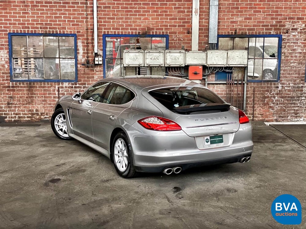 Porsche Panamera 4S 4.8 V8 400 hp 2011.