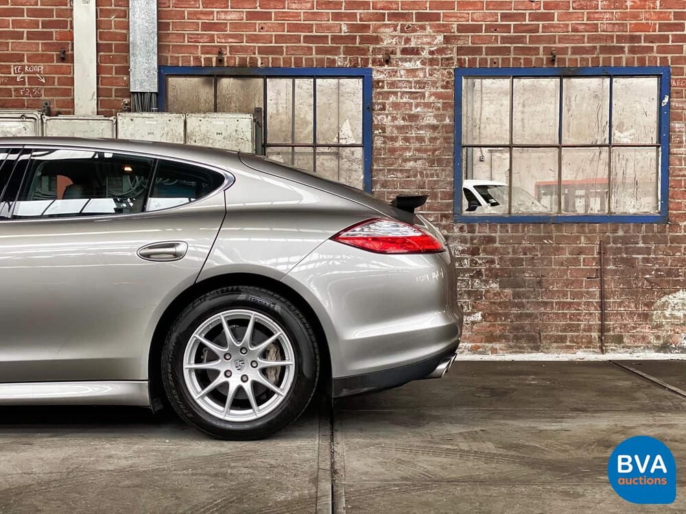 Porsche Panamera 4S 4.8 V8 400 hp 2011.