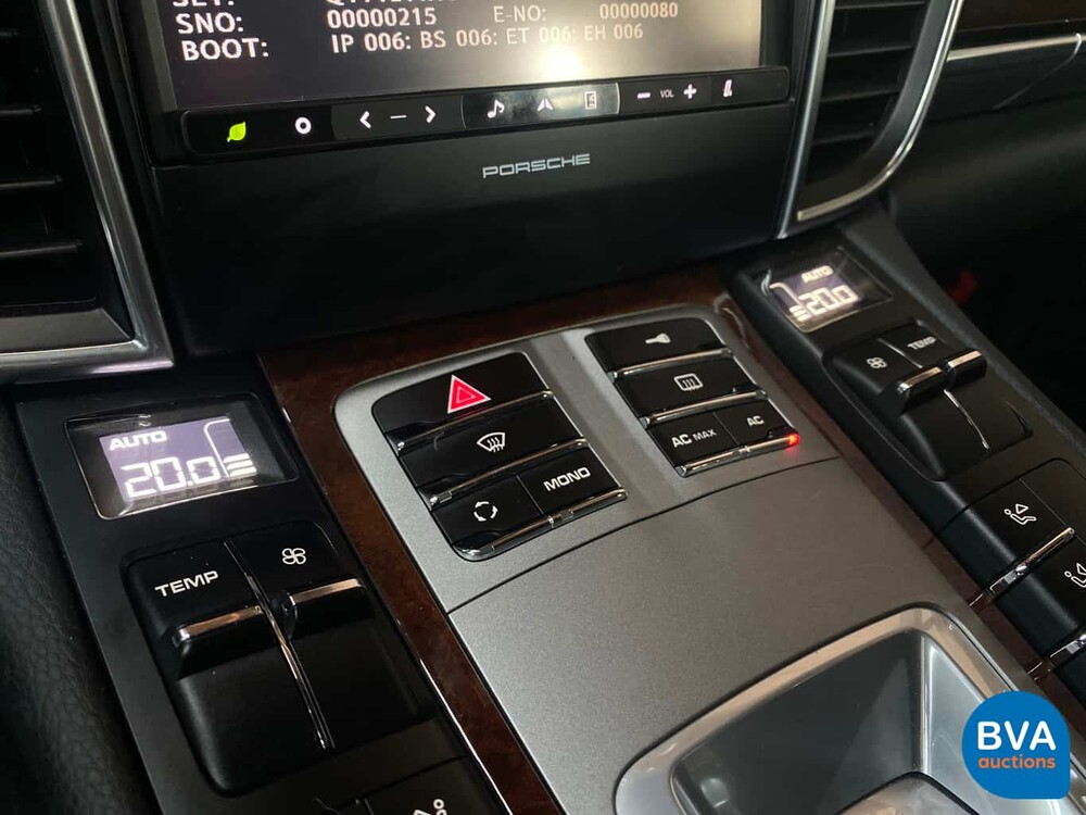 Porsche Panamera 4S 4.8 V8 400 hp 2011.