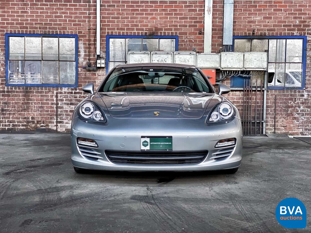 Porsche Panamera 4S 4.8 V8 400 hp 2011.