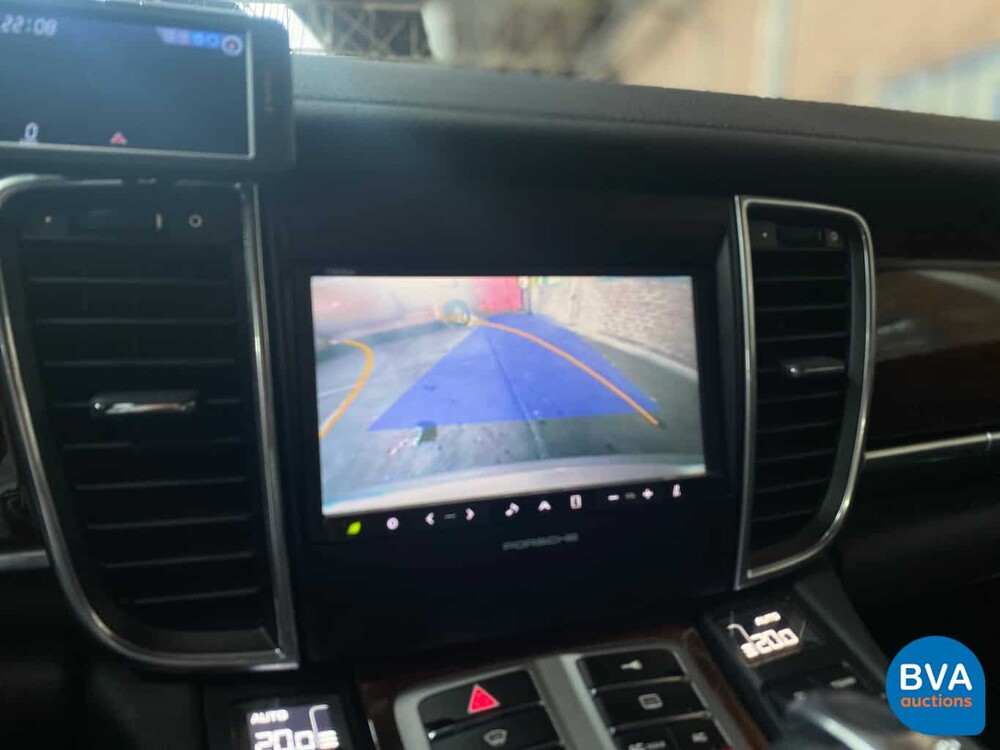 Porsche Panamera 4S 4.8 V8 400 hp 2011.