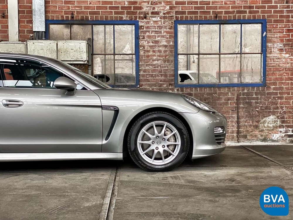 Porsche Panamera 4S 4.8 V8 400 hp 2011.
