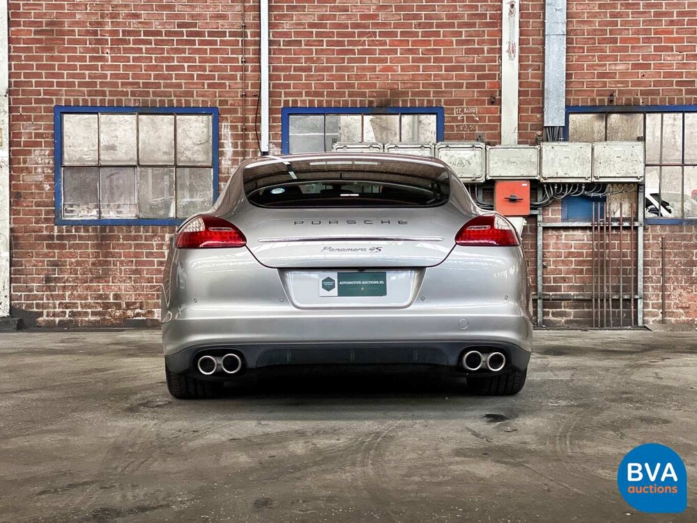 Porsche Panamera 4S 4.8 V8 400 hp 2011.