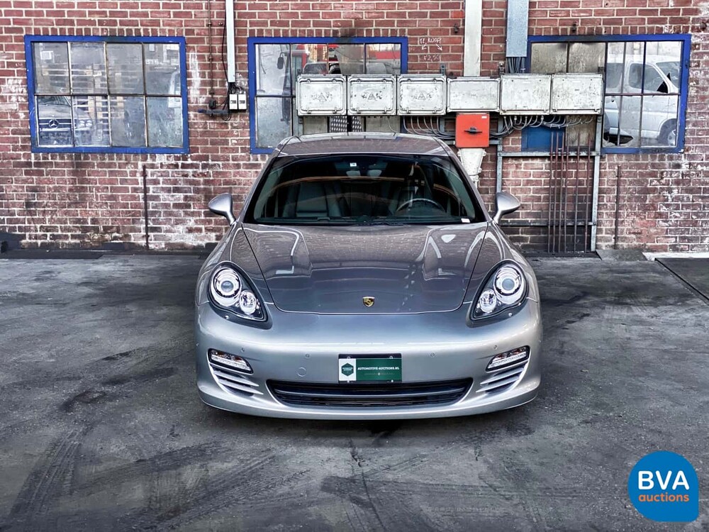 Porsche Panamera 4S 4.8 V8 400 hp 2011.