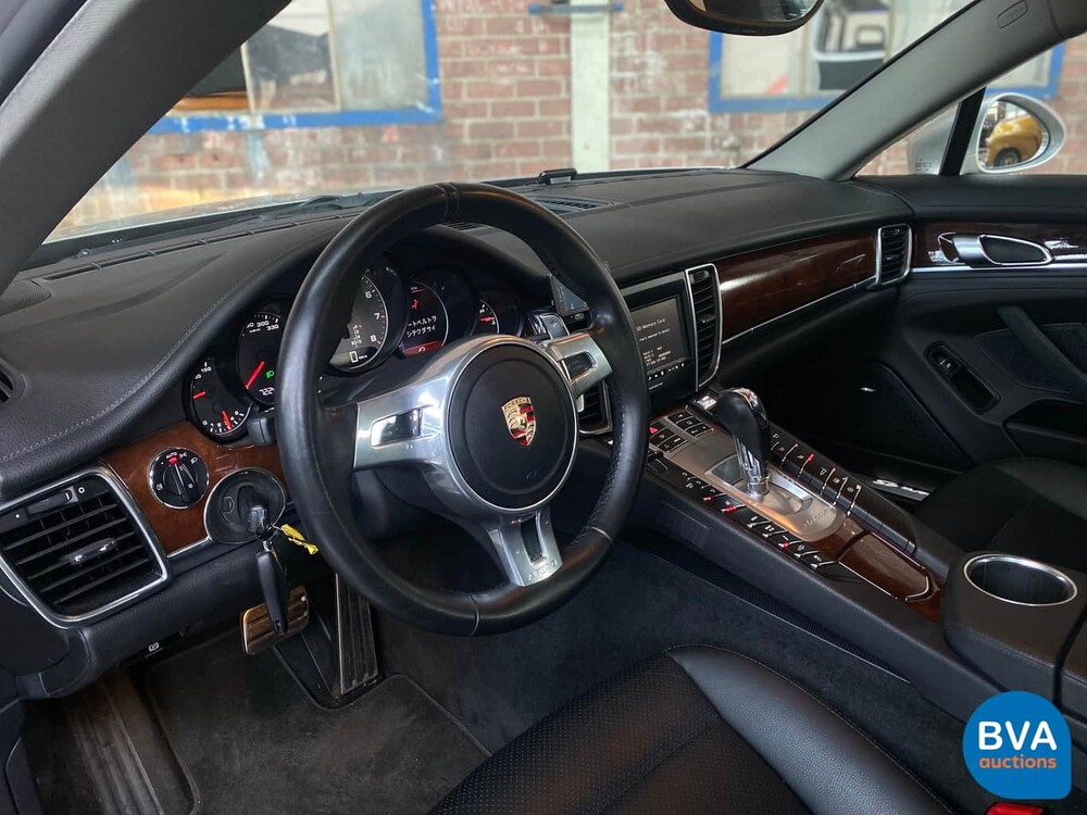 Porsche Panamera 4S 4.8 V8 400 hp 2011.