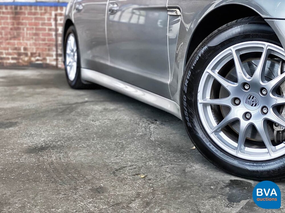 Porsche Panamera 4S 4.8 V8 400 hp 2011.