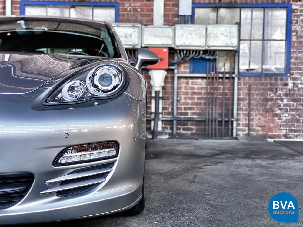 Porsche Panamera 4S 4.8 V8 400 hp 2011.