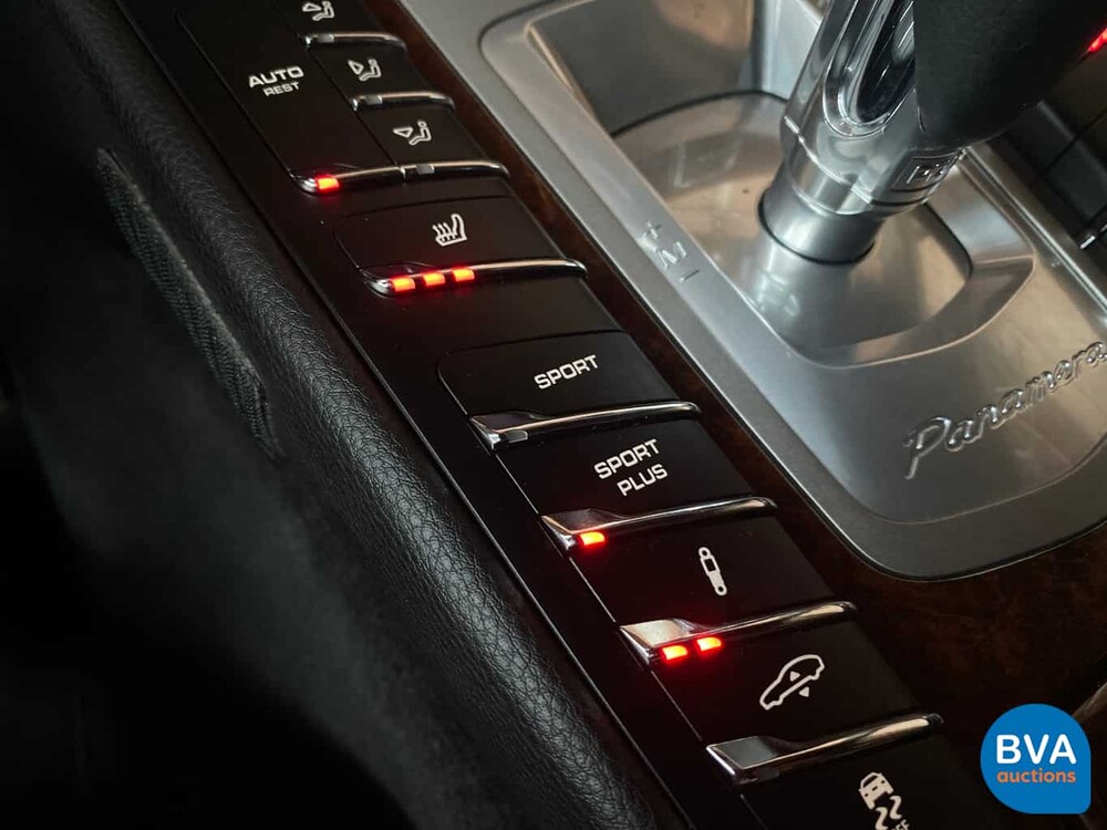 Porsche Panamera 4S 4.8 V8 400 hp 2011.