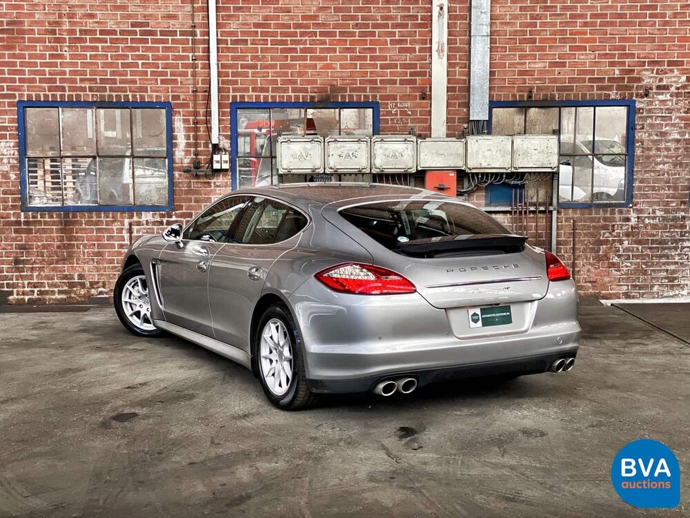 Porsche Panamera 4S 4.8 V8 400 hp 2011.