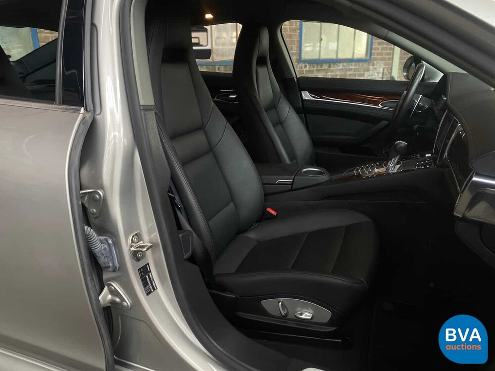 Porsche Panamera 4S 4.8 V8 400 hp 2011.