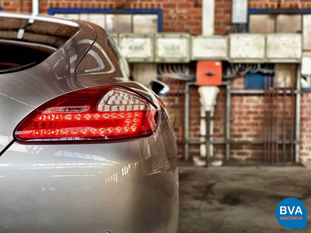 Porsche Panamera 4S 4.8 V8 400 hp 2011.