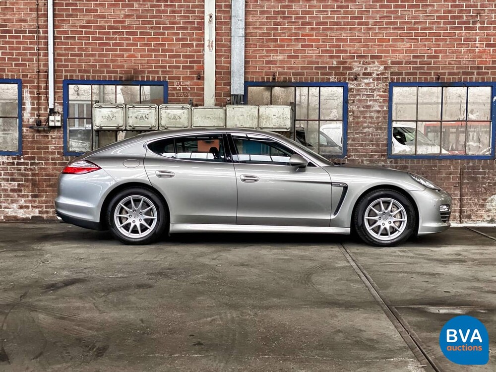 Porsche Panamera 4S 4.8 V8 400 hp 2011.