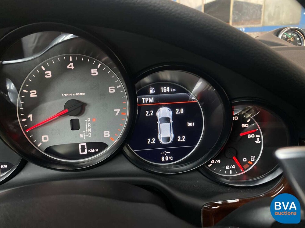 Porsche Panamera 4S 4.8 V8 400 hp 2011.