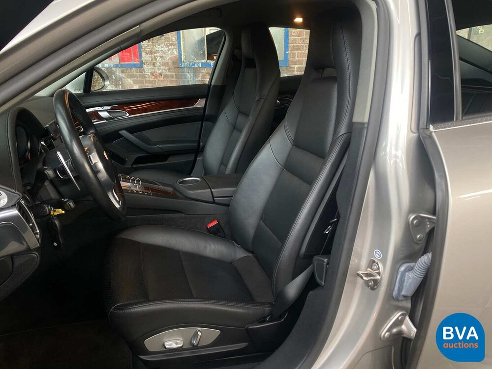 Porsche Panamera 4S 4.8 V8 400 hp 2011.