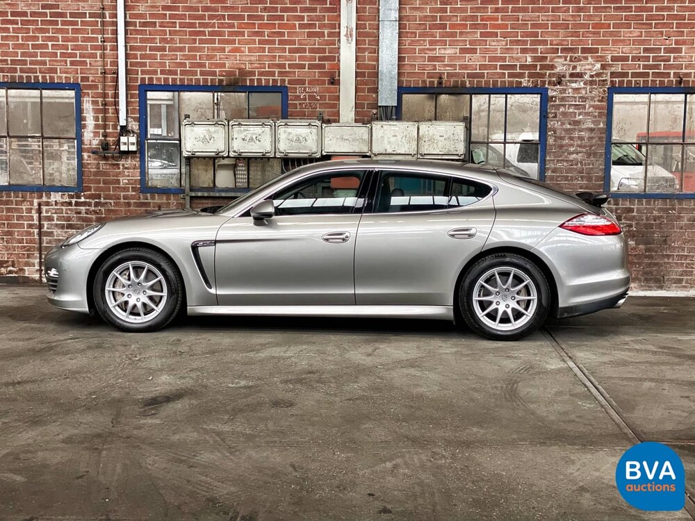Porsche Panamera 4S 4.8 V8 400 hp 2011.