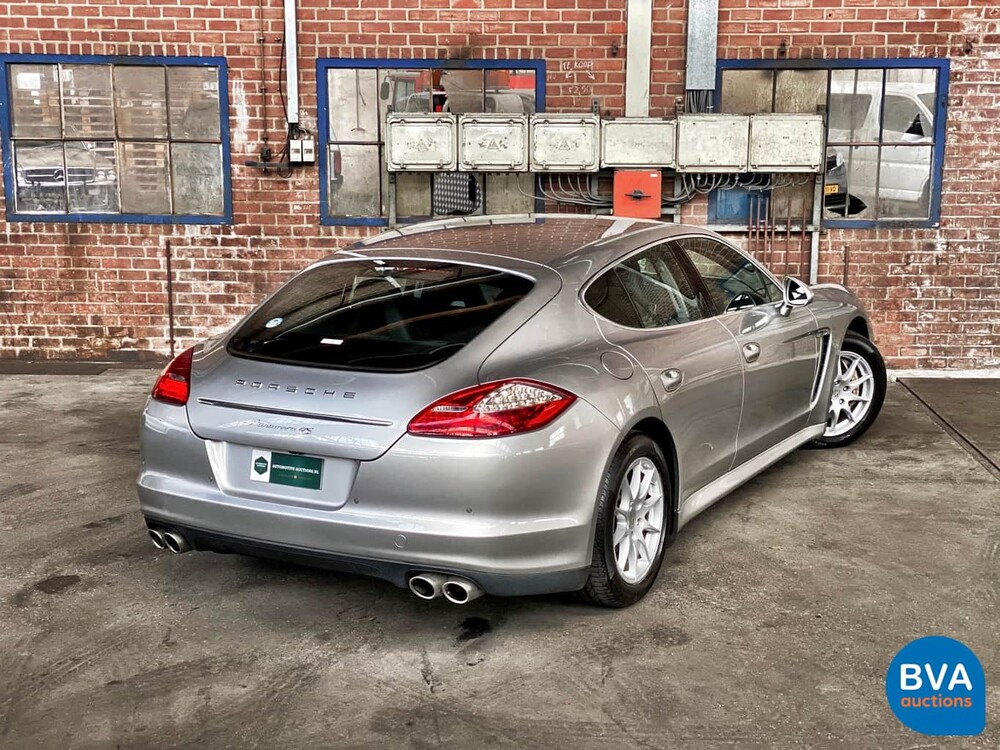 Porsche Panamera 4S 4.8 V8 400 hp 2011.