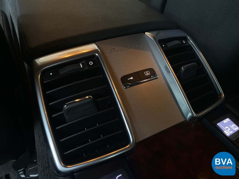 Porsche Panamera 4S 4.8 V8 400 hp 2011.