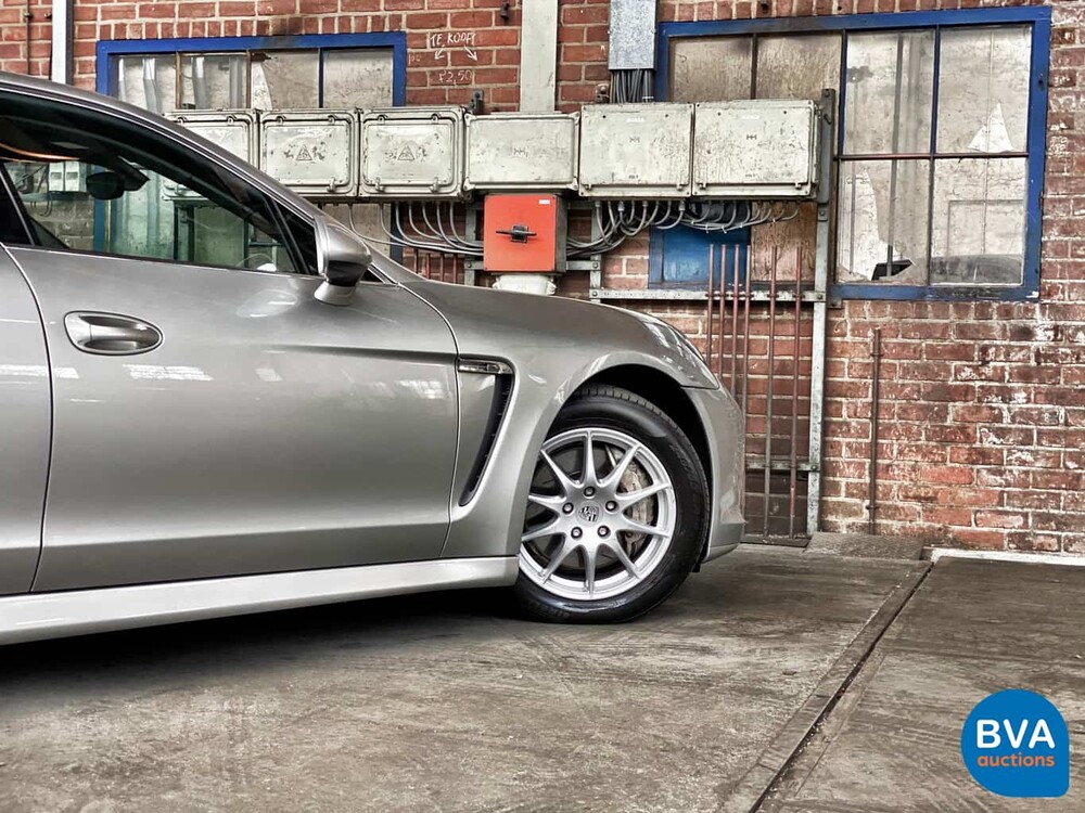 Porsche Panamera 4S 4.8 V8 400 hp 2011.