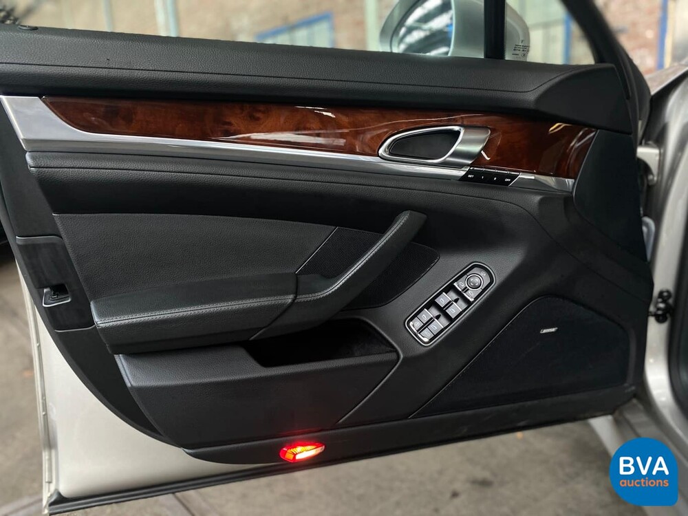 Porsche Panamera 4S 4.8 V8 400 hp 2011.