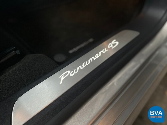 Porsche Panamera 4S 4.8 V8 400 hp 2011.