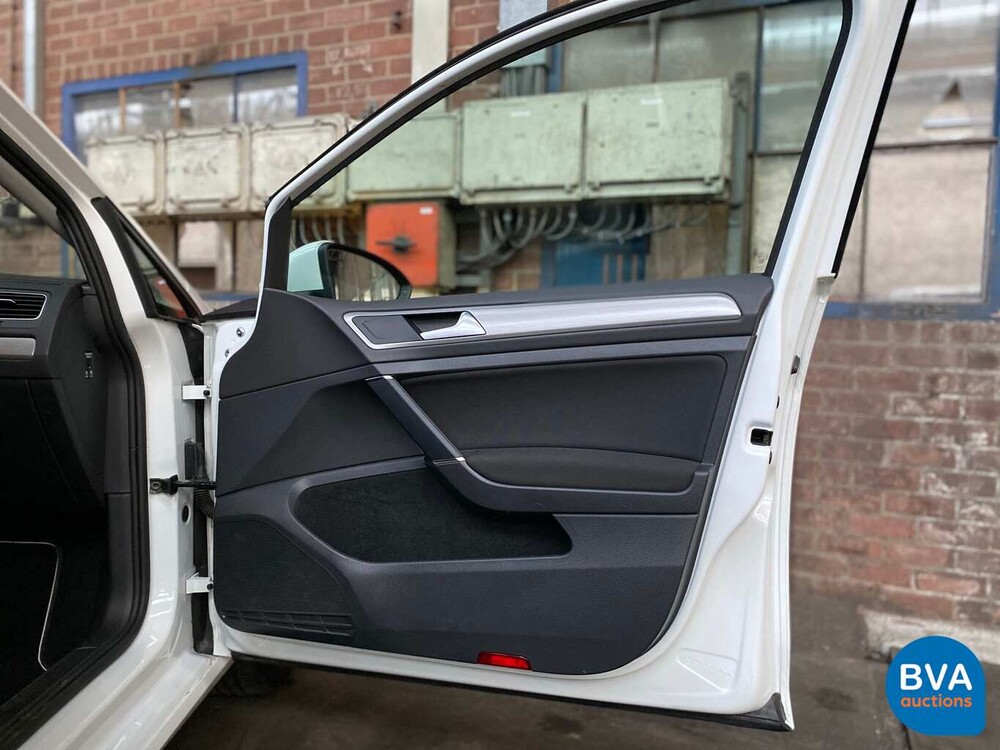 Volkswagen Golf 1.4 TSI Business Edition 125 PS 2016 - Original NL-, J-392-XN.