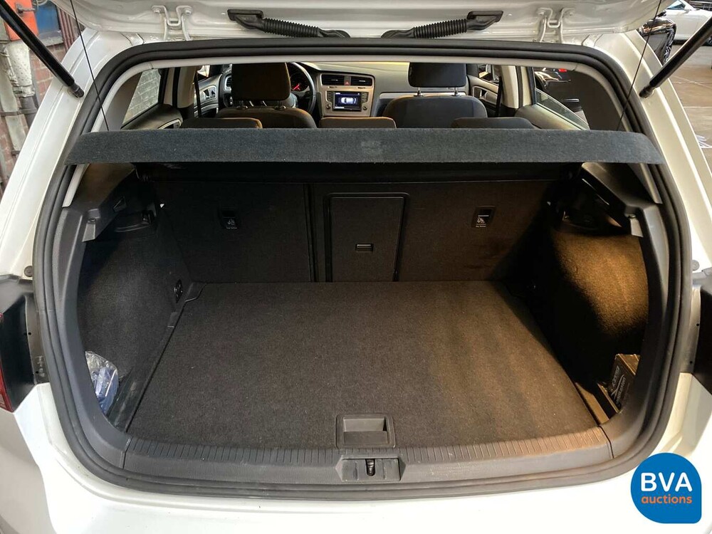 Volkswagen Golf 1.4 TSI Business Edition 125 PS 2016 - Original NL-, J-392-XN.