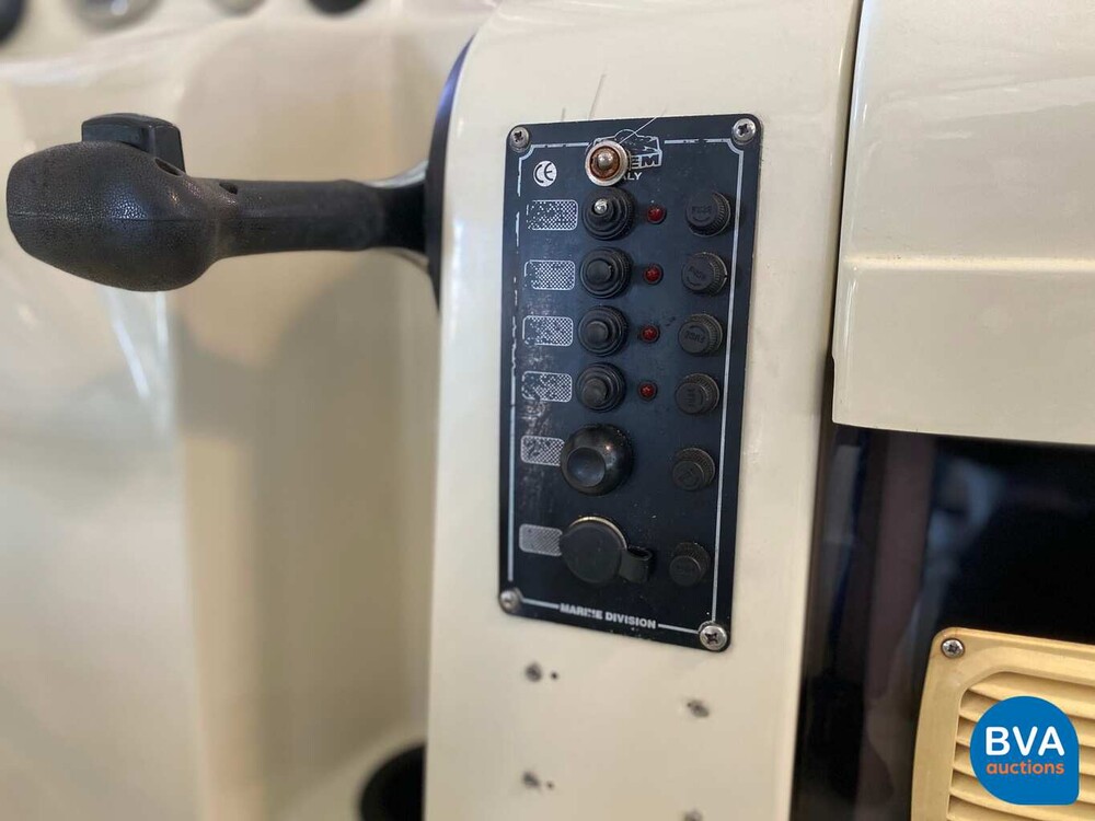 Prins 620 console boot 175pk Mercury Verado 2006, 43-74-YL