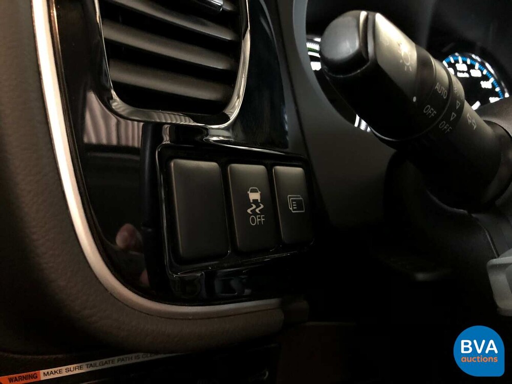 Mitsubishi Outlander 2.0 PHEV BE X-Line 203 PS 2015, JS-312-N.