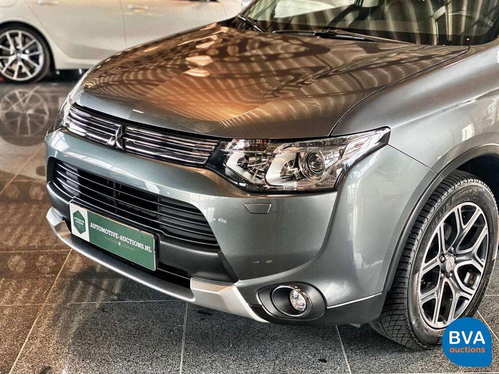 Mitsubishi Outlander 2.0 PHEV BE X-Line 203 PS 2015, JS-312-N.