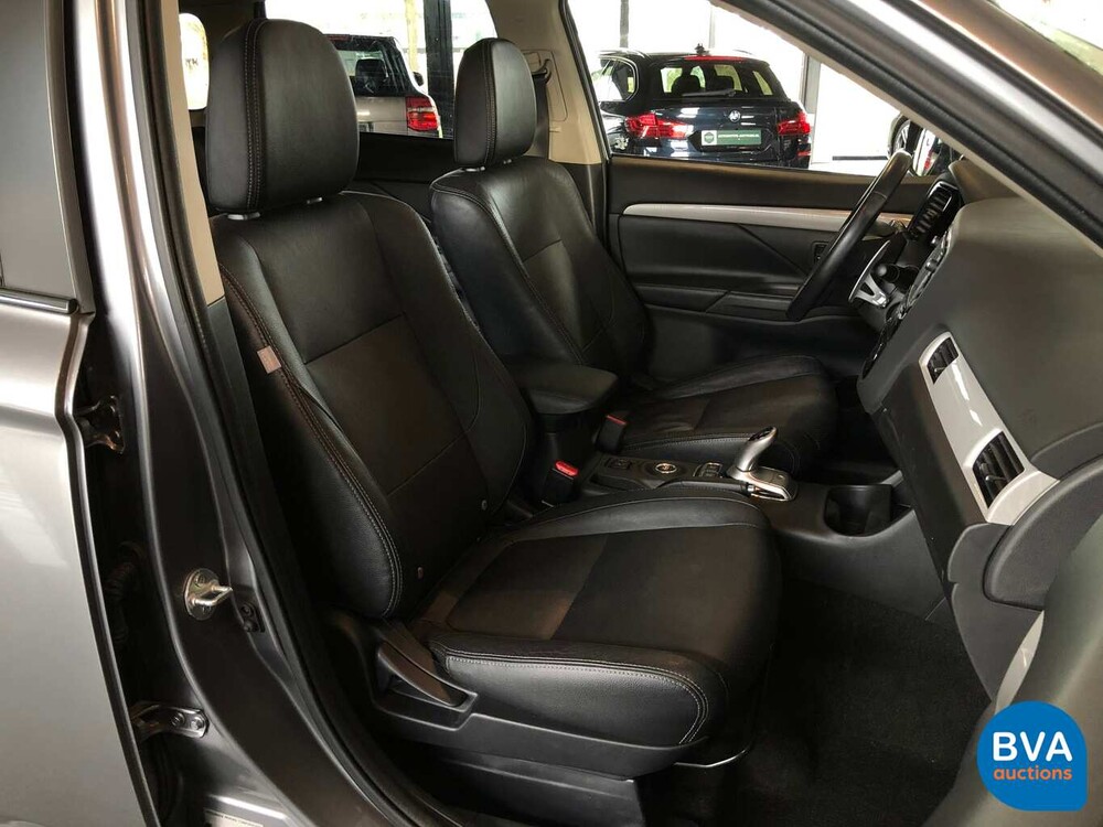 Mitsubishi Outlander 2.0 PHEV BE X-Line 203 PS 2015, JS-312-N.