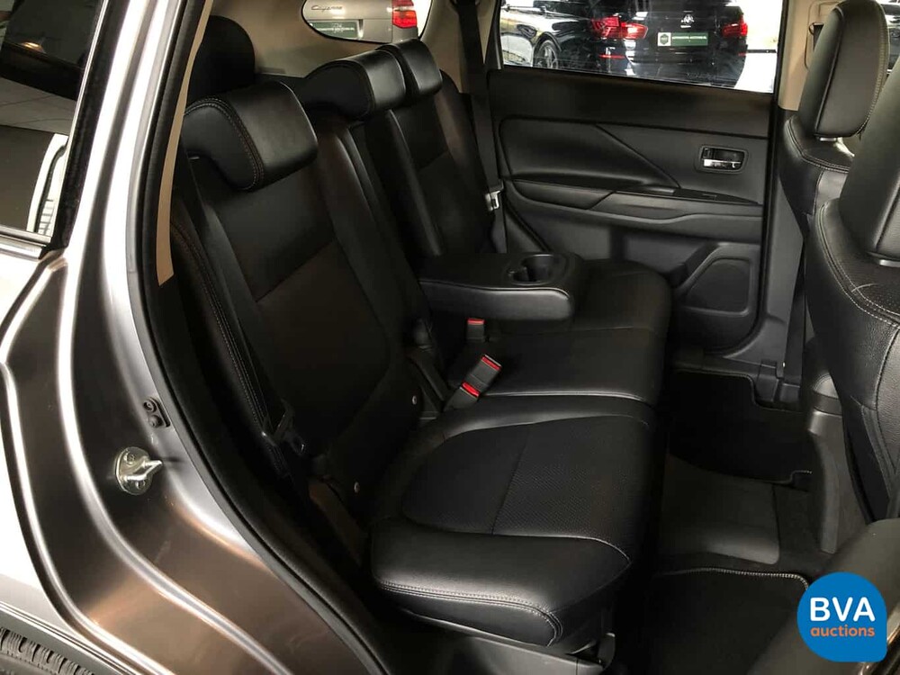 Mitsubishi Outlander 2.0 PHEV BE X-Line 203 PS 2015, JS-312-N.