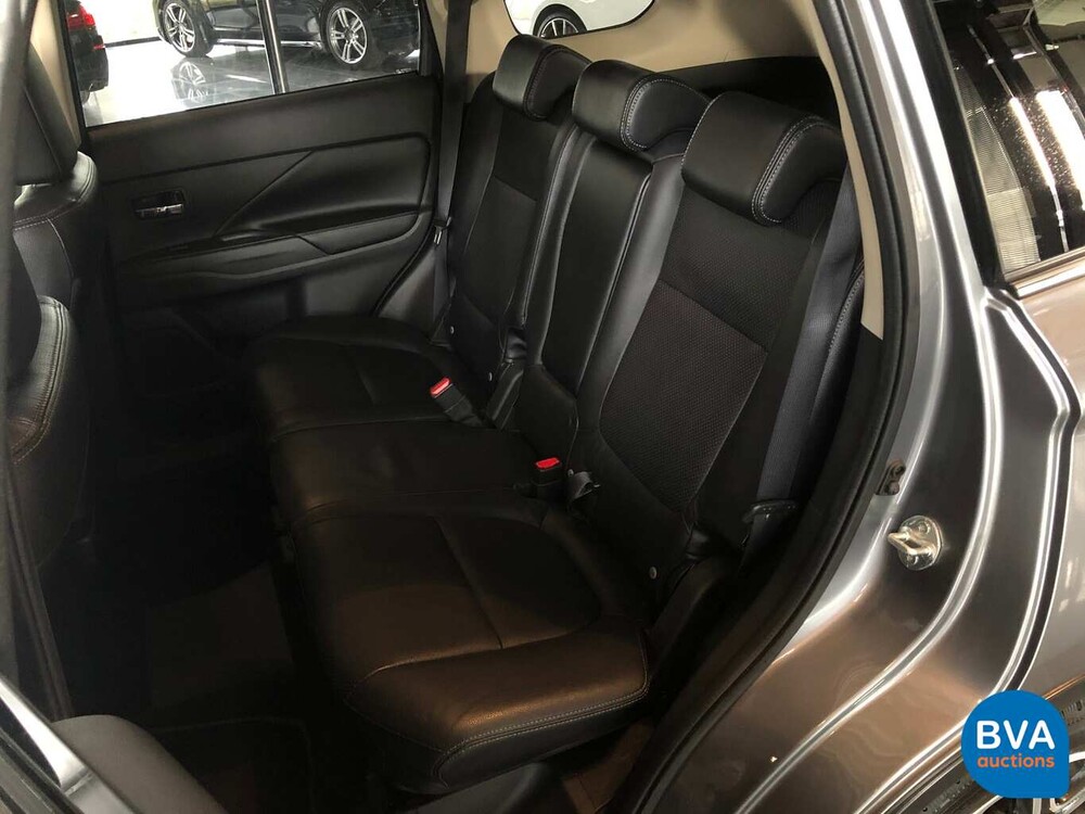 Mitsubishi Outlander 2.0 PHEV BE X-Line 203 PS 2015, JS-312-N.