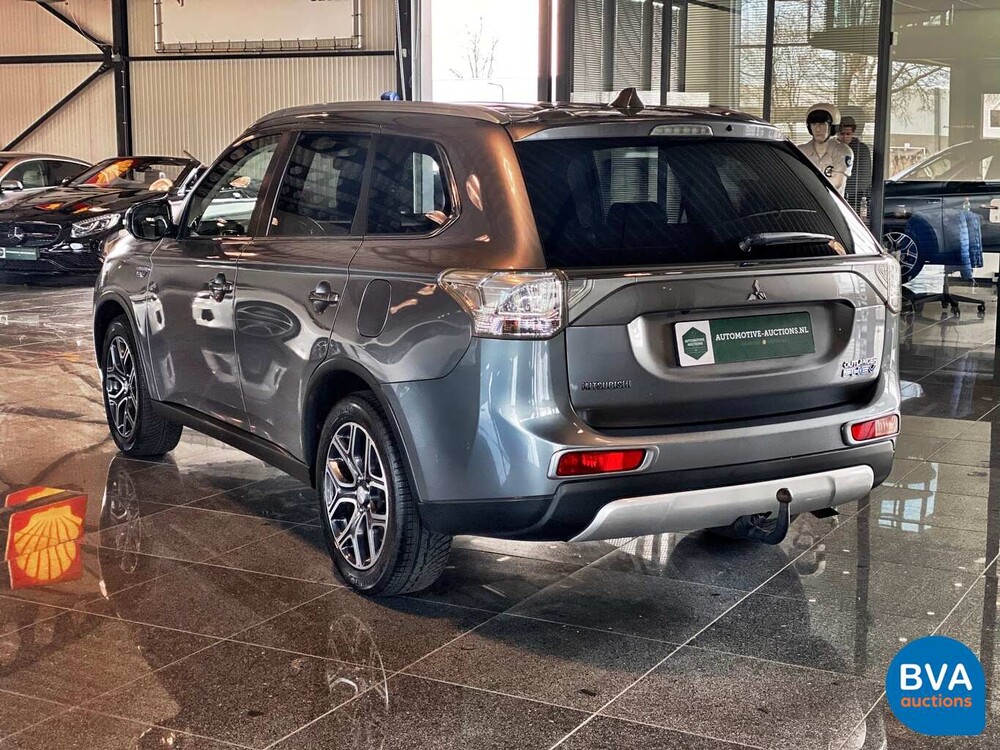 Mitsubishi Outlander 2.0 PHEV BE X-Line 203 PS 2015, JS-312-N.