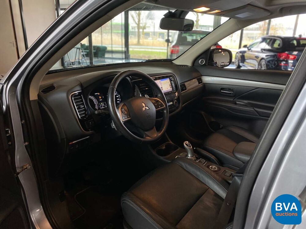 Mitsubishi Outlander 2.0 PHEV BE X-Line 203 PS 2015, JS-312-N.