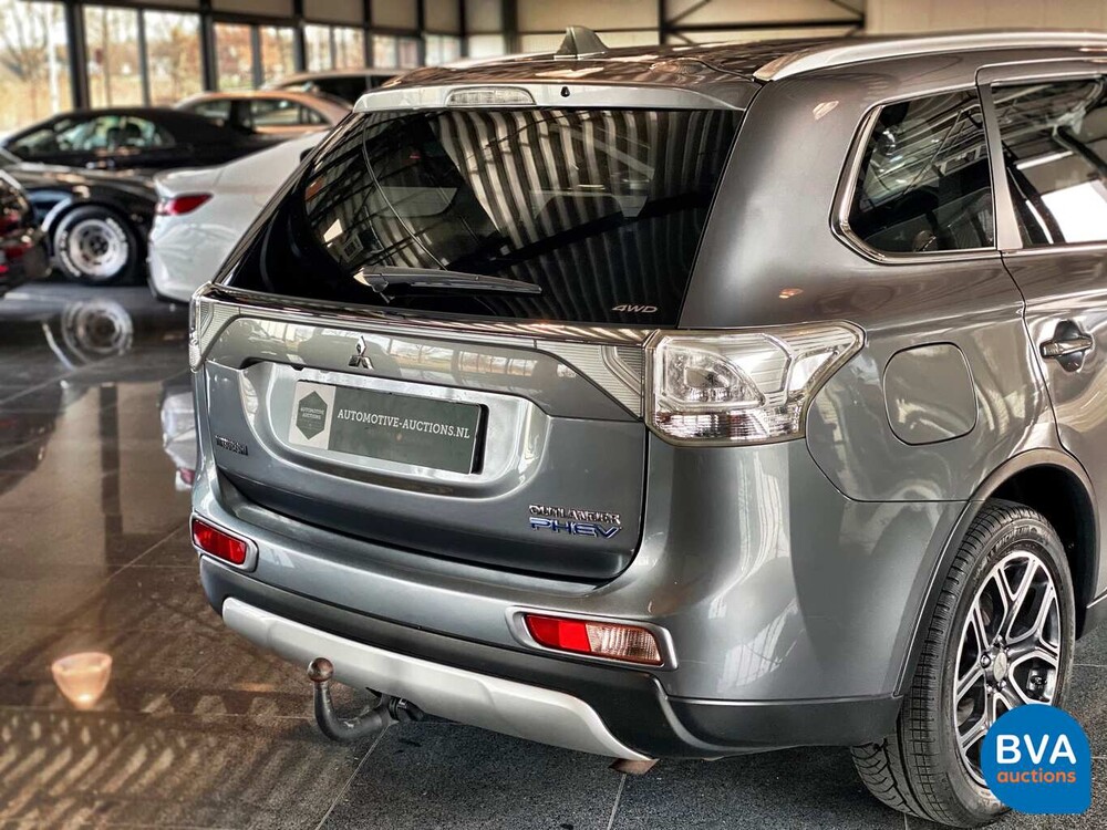 Mitsubishi Outlander 2.0 PHEV BE X-Line 203 PS 2015, JS-312-N.