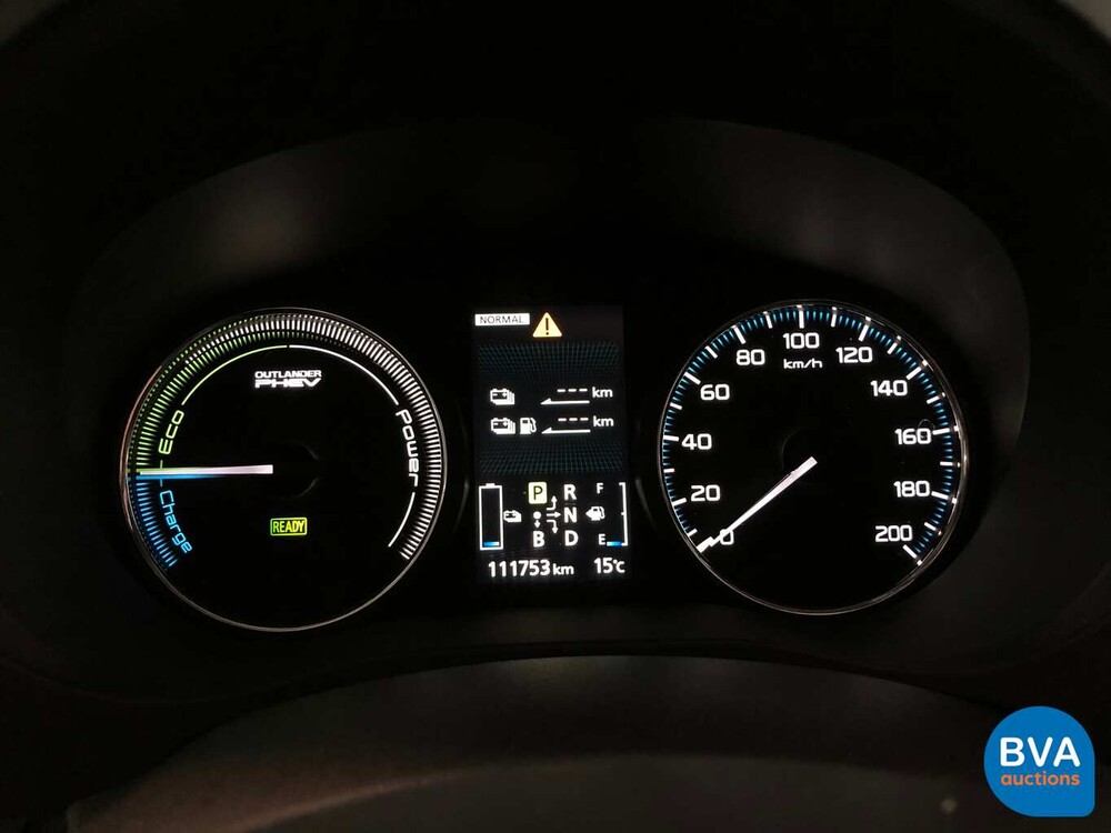 Mitsubishi Outlander 2.0 PHEV BE X-Line 203 PS 2015, JS-312-N.
