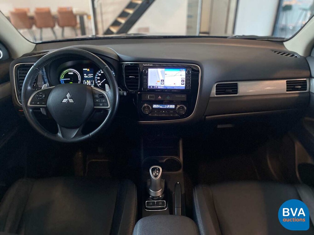 Mitsubishi Outlander 2.0 PHEV BE X-Line 203 PS 2015, JS-312-N.