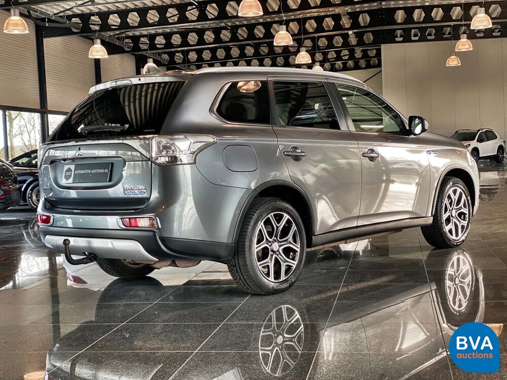 Mitsubishi Outlander 2.0 PHEV BE X-Line 203 PS 2015, JS-312-N.