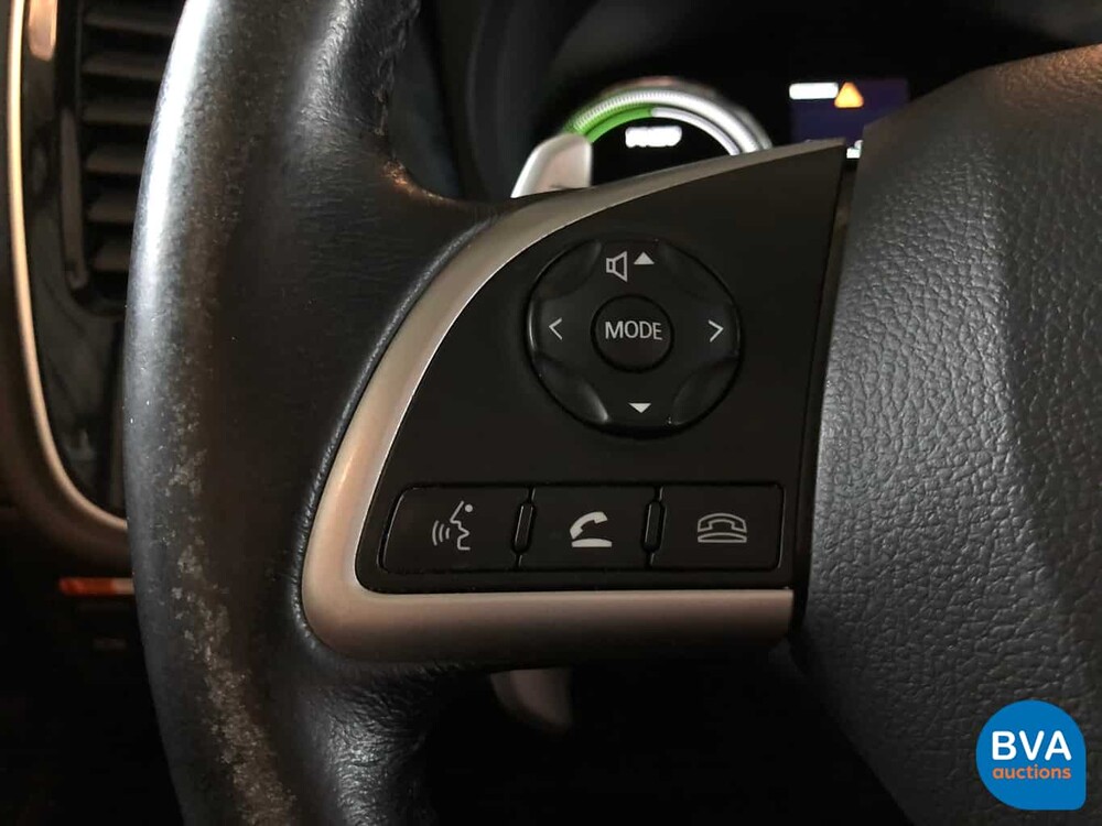 Mitsubishi Outlander 2.0 PHEV BE X-Line 203 PS 2015, JS-312-N.