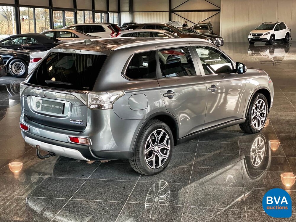 Mitsubishi Outlander 2.0 PHEV BE X-Line 203 PS 2015, JS-312-N.