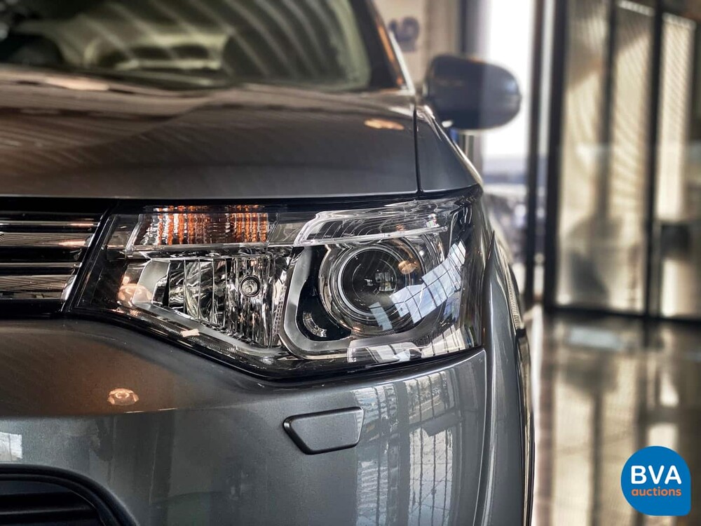 Mitsubishi Outlander 2.0 PHEV BE X-Line 203 PS 2015, JS-312-N.