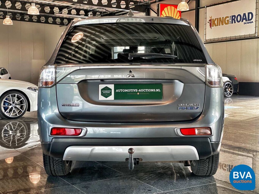 Mitsubishi Outlander 2.0 PHEV BE X-Line 203 PS 2015, JS-312-N.