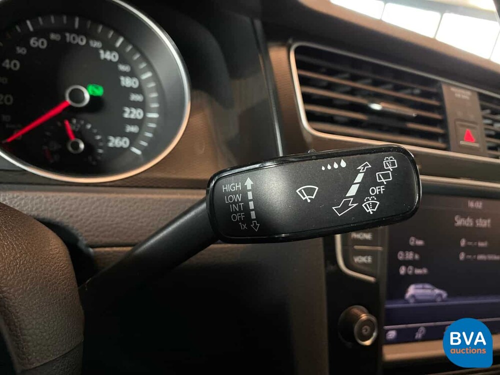 Volkswagen Golf 1.4 TSI GTE 204hp -Original NL- 2015, HH-688-J.