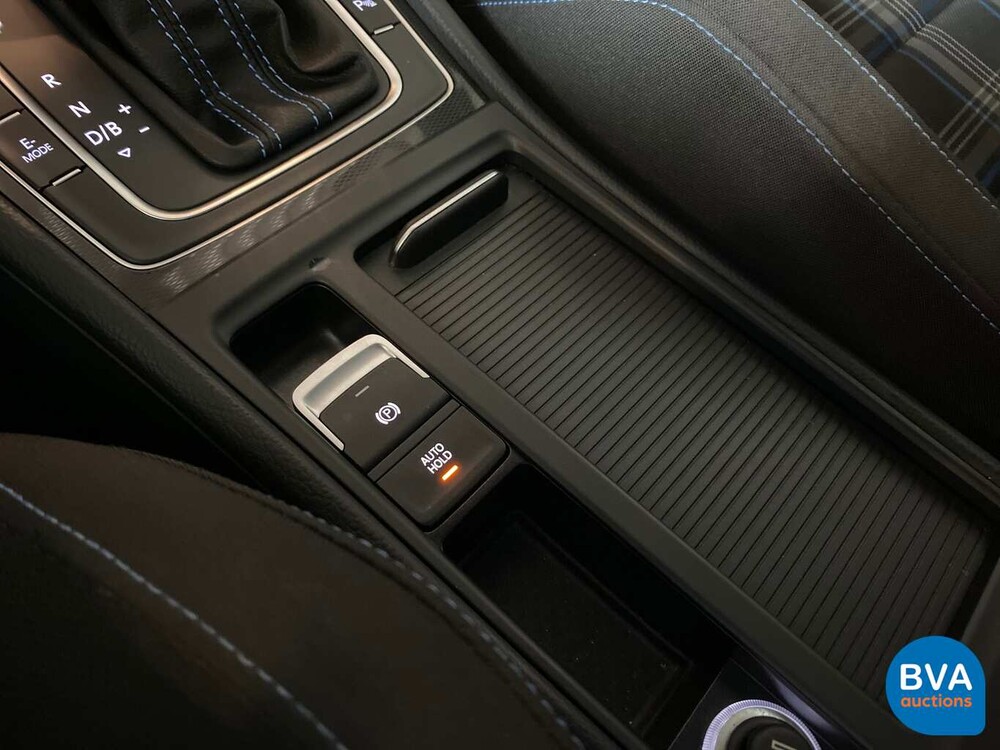 Volkswagen Golf 1.4 TSI GTE 204hp -Original NL- 2015, HH-688-J.