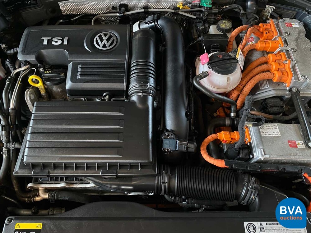 Volkswagen Golf 1.4 TSI GTE 204hp -Original NL- 2015, HH-688-J.