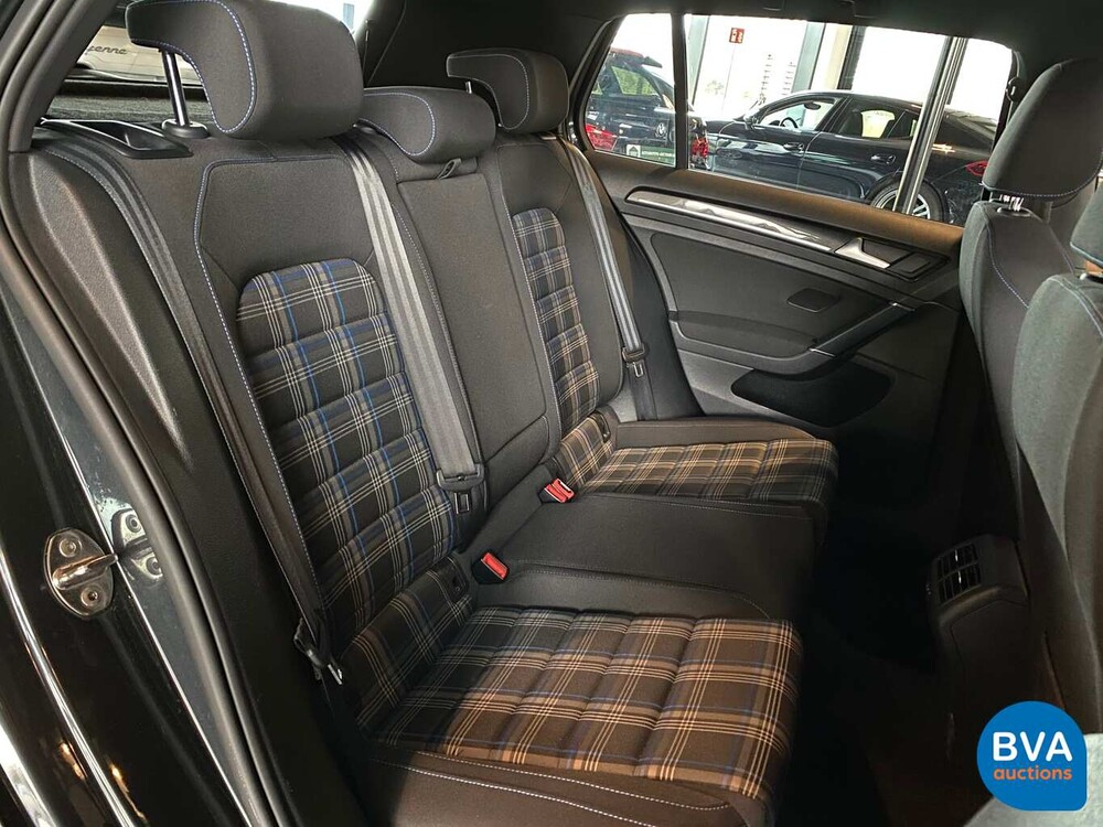 Volkswagen Golf 1.4 TSI GTE 204hp -Original NL- 2015, HH-688-J.