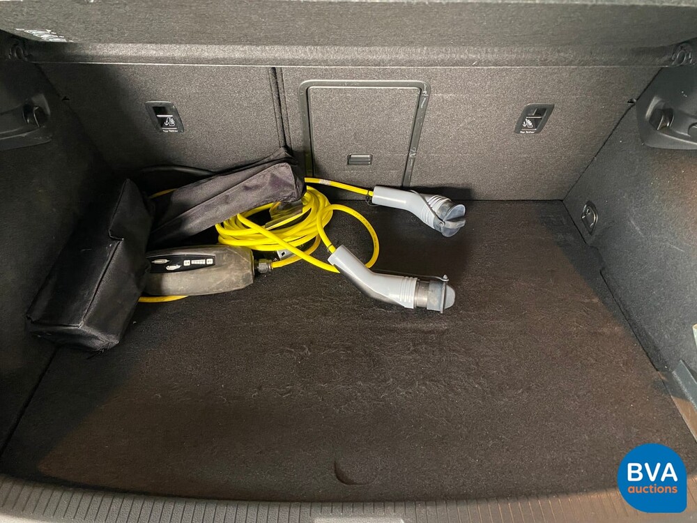 Volkswagen Golf 1.4 TSI GTE 204hp -Original NL- 2015, HH-688-J.